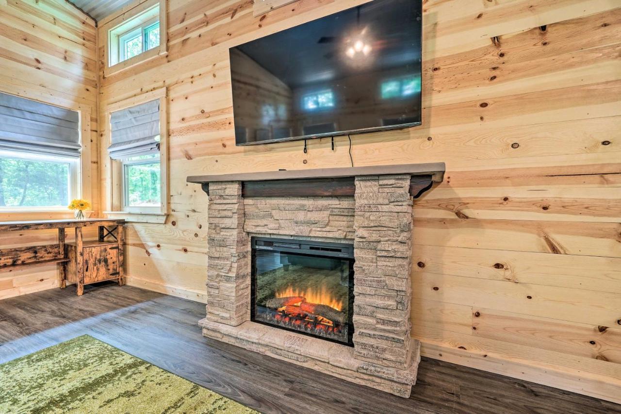 Stylish Cabin By Beavers Bend Hot Tub And Fire Pit 브로큰보우 외부 사진