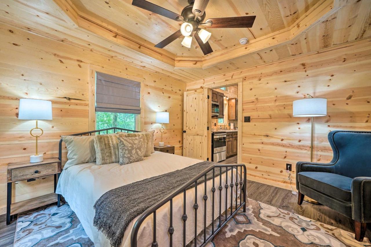 Stylish Cabin By Beavers Bend Hot Tub And Fire Pit 브로큰보우 외부 사진