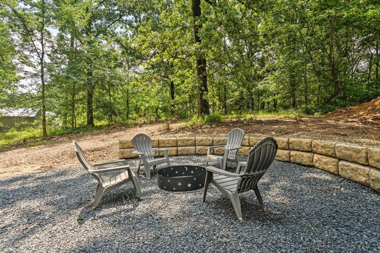 Stylish Cabin By Beavers Bend Hot Tub And Fire Pit 브로큰보우 외부 사진